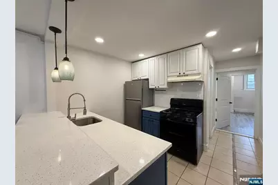 270 1/2 Summit Avenue 1st Fl #1st fl, Jersey City, NJ 07306 - Photo 5