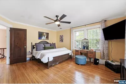 187 Kings Court, Teaneck Township, NJ 07666 - Photo 9