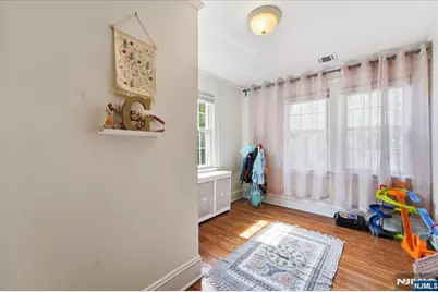 187 Kings Court, Teaneck Township, NJ 07666 - Photo 11