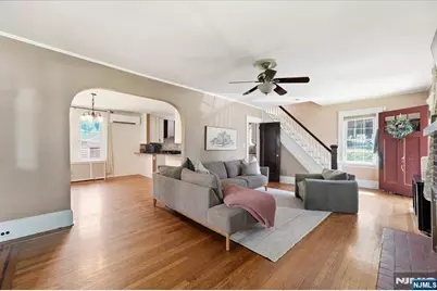 187 Kings Court, Teaneck Township, NJ 07666 - Photo 15