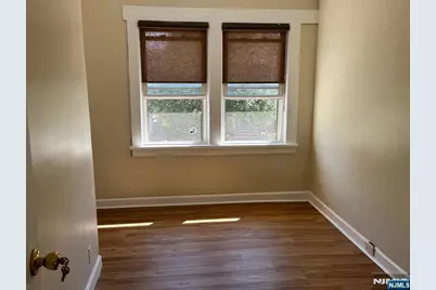 39 Van Buskirk Road, Teaneck Township, NJ 07666 - Photo 9