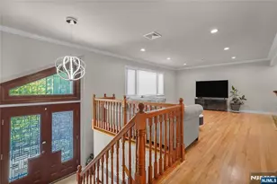 318 Briarcliff Ln, Paramus, NJ 07652 - Photo 7
