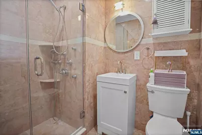 318 Briarcliff Lane, Paramus, NJ 07652 - Photo 9