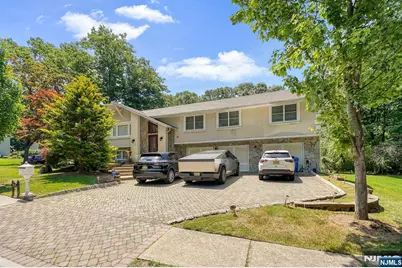 318 Briarcliff Lane, Paramus, NJ 07652 - Photo 29