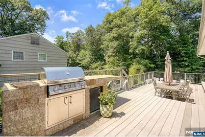 318 Briarcliff Lane, Paramus, NJ 07652 - Photo 25