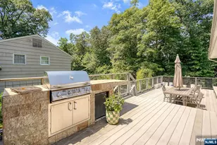 318 Briarcliff Ln, Paramus, NJ 07652 - Photo 25