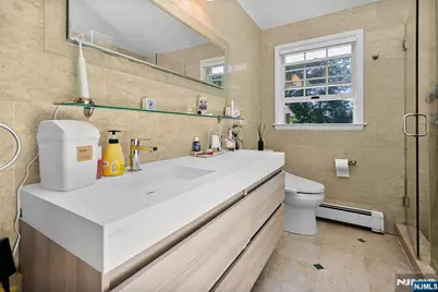 318 Briarcliff Lane, Paramus, NJ 07652 - Photo 15