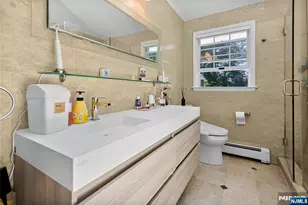 318 Briarcliff Ln, Paramus, NJ 07652 - Photo 15