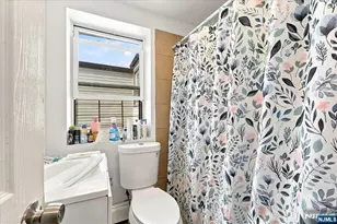 363 Forrest St, Jersey City, NJ 07304 - Photo 23