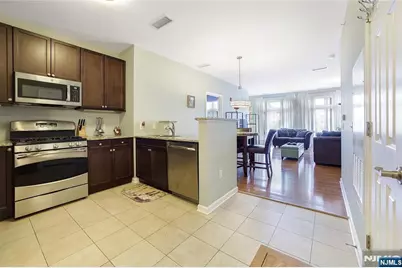 4422 Riverview Avenue 422 #422, Englewood, NJ 07631 - Photo 5