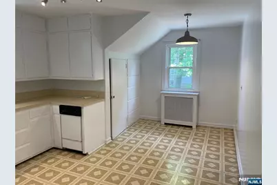 222 Glen Avenue Floor 2 #Floor 2, Midland Park, NJ 07432 - Photo 5