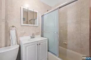 322 Kaplan Ave, Hackensack, NJ 07601 - Photo 21