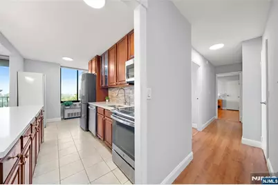 200 Winston Drive 1017 #1017, Cliffside Park, NJ 07010 - Photo 9