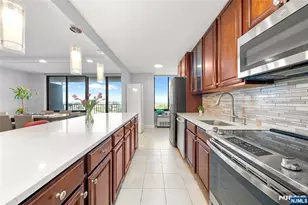 200 Winston Dr 1017, Cliffside Park, NJ 07010 - Photo 7
