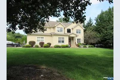 5 Pilgrim Court, Cedar Grove, NJ 07009 - Photo 1