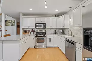 438 Santiago Ct, Mahwah, NJ 07430 - Photo 21