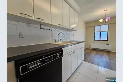 233 12th Street 1J #1J, Palisades Park, NJ 07650 - Photo 5