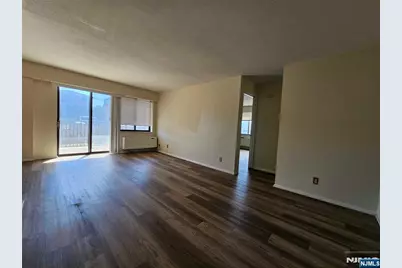 233 12th Street 1J #1J, Palisades Park, NJ 07650 - Photo 3