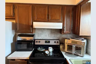 376 Henry Street 8 #8, Fairview, NJ 07022 - Photo 3