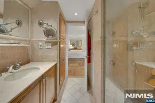 2 Eliot Ct, Teaneck Township, NJ 07666 - Photo 17