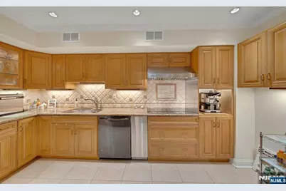 2 Eliot Court, Teaneck Township, NJ 07666 - Photo 7