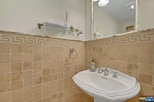 2 Eliot Ct, Teaneck Township, NJ 07666 - Photo 13
