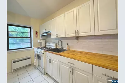 500 Linwood Drive 2G #2G, Fort Lee, NJ 07024 - Photo 7