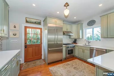 85 Evergreen Avenue, Bloomfield, NJ 07003 - Photo 17