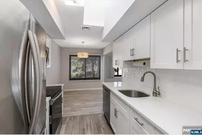 1471 John Street 1471 #1471, Fort Lee, NJ 07024 - Photo 3