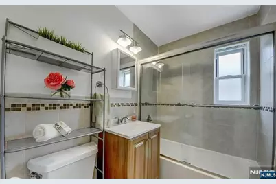 370 Esplanade 21 #21, Hackensack, NJ 07601 - Photo 5