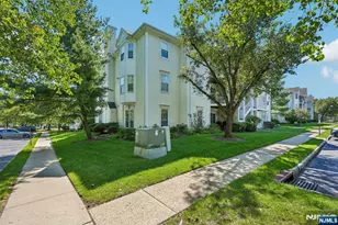 945 Juniper Way, Mahwah, NJ 07430 - Photo 3