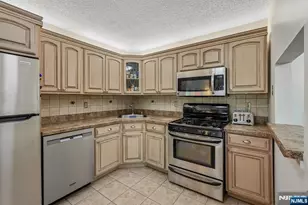945 Juniper Way, Mahwah, NJ 07430 - Photo 13