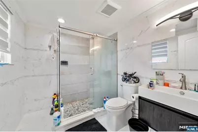340 Paterson Avenue, East Rutherford, NJ 07073 - Photo 25