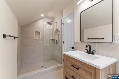 353 Oakdene Avenue, Leonia, NJ 07605 - Photo 21