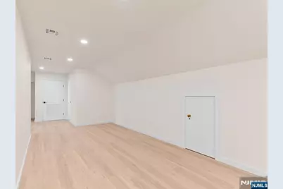 353 Oakdene Avenue, Leonia, NJ 07605 - Photo 17