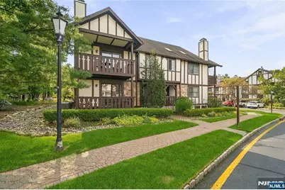 2902 Mark Twain Way, Mahwah, NJ 07430 - Photo 5