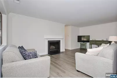 2406 Hemingway 2406 #2406, Mahwah, NJ 07430 - Photo 11