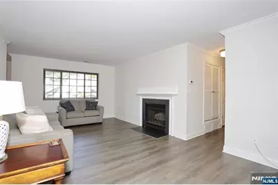 2406 Hemingway 2406 #2406, Mahwah, NJ 07430 - Photo 7