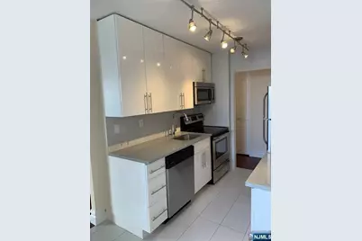 200 Winston Drive C2611 #C2611, Cliffside Park, NJ 07010 - Photo 5