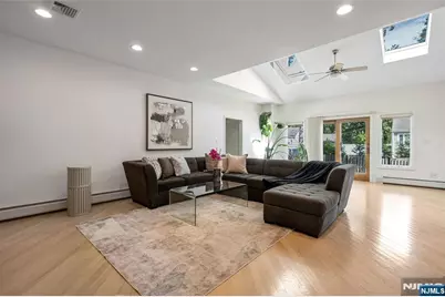 8 Marion Court, Ho Ho Kus, NJ 07423 - Photo 5