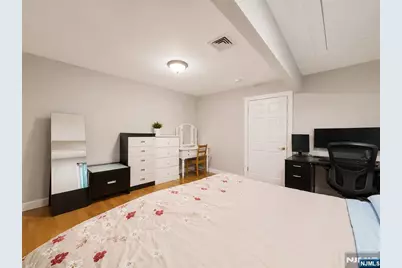 286 McKinley Boulevard, Paramus, NJ 07652 - Photo 13