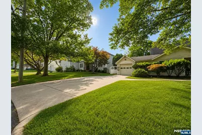 286 McKinley Boulevard, Paramus, NJ 07652 - Photo 3
