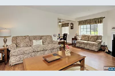 3916 Melville Court 3916 #3916, Mahwah, NJ 07430 - Photo 7