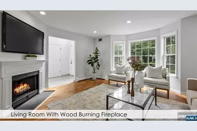 758 Manchester Way, Paramus, NJ 07652 - Photo 3