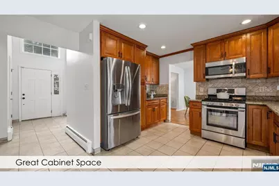 758 Manchester Way, Paramus, NJ 07652 - Photo 9