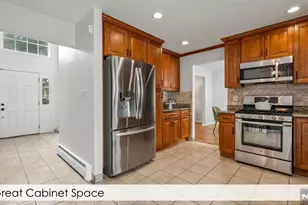 758 Manchester Way, Paramus, NJ 07652 - Photo 9