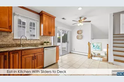758 Manchester Way, Paramus, NJ 07652 - Photo 7