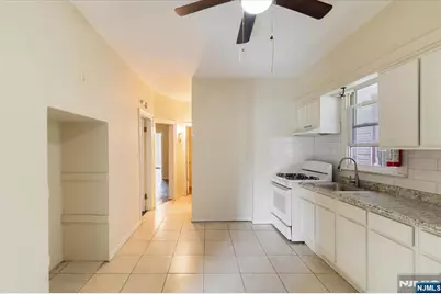 422 Jelliff Avenue, Newark, NJ 07112 - Photo 13