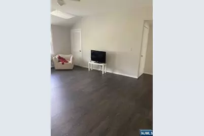 172 W Broad Street, Bergenfield, NJ 07621 - Photo 5
