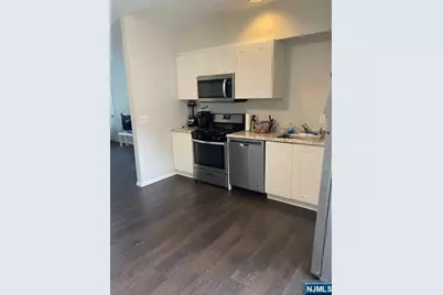 172 W Broad Street, Bergenfield, NJ 07621 - Photo 9